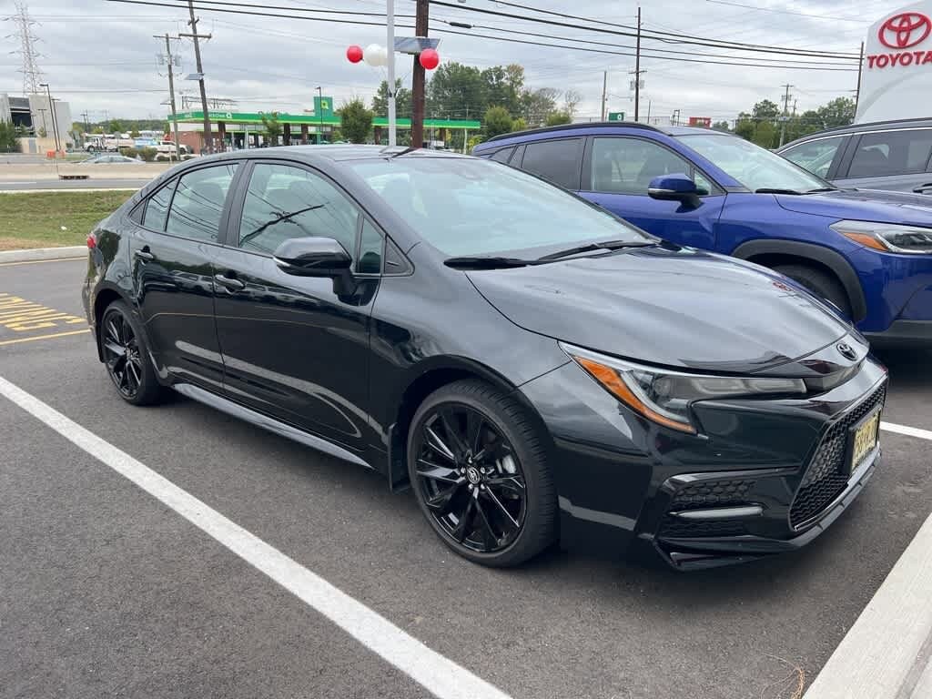 2022 Toyota Corolla SE photo 2