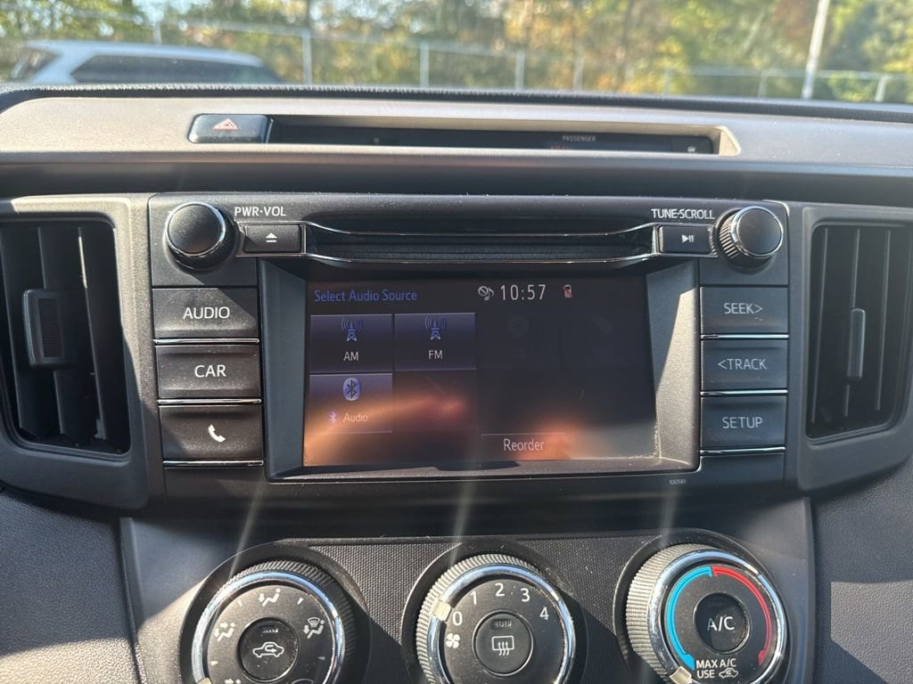 Thumbnail: 2016 Toyota RAV4 - 26