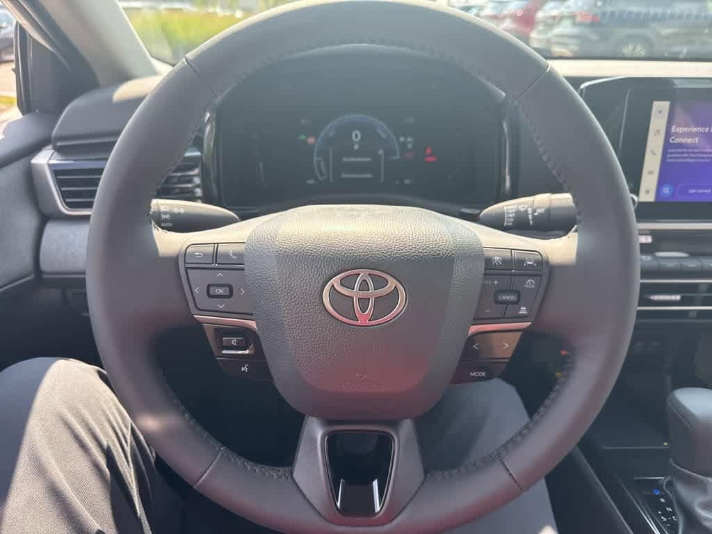 Thumbnail: 2025 Toyota Camry - 16