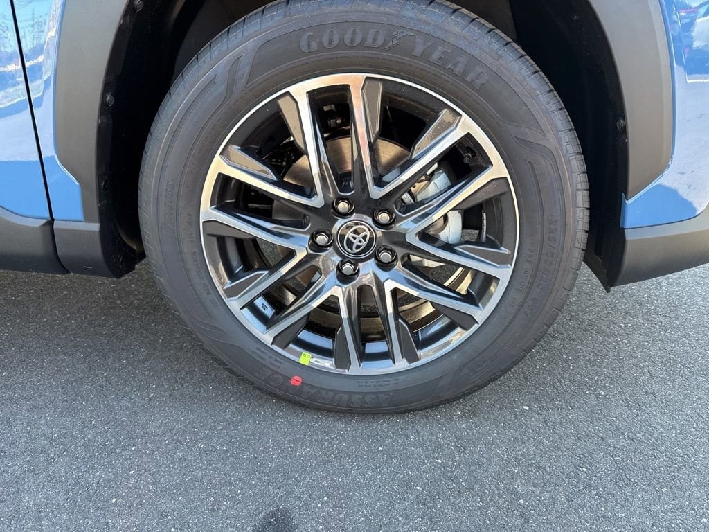 Thumbnail: 2026 Toyota Corolla Cross - 8