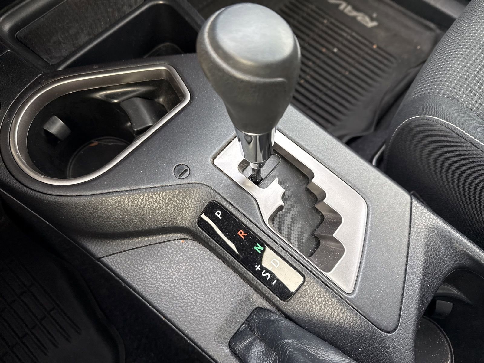 Thumbnail: 2018 Toyota RAV4 - 27