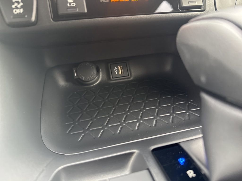 Thumbnail: 2025 Toyota RAV4 - 21