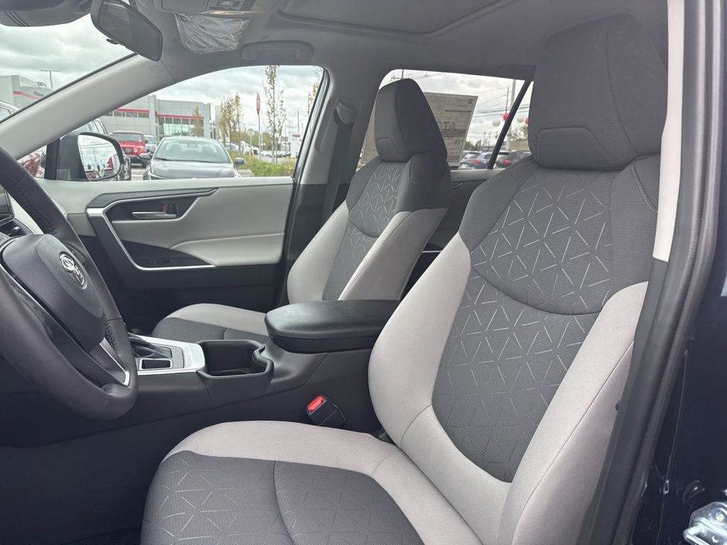 Thumbnail: 2025 Toyota RAV4 - 11