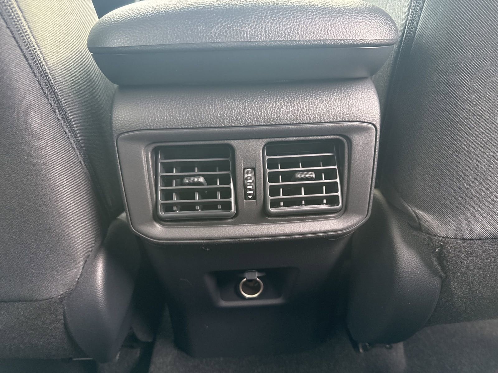 Thumbnail: 2025 Toyota RAV4 - 25