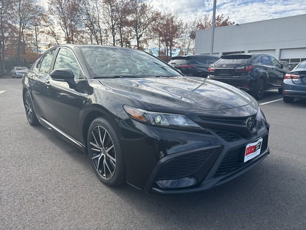 Used 2023 Toyota Camry SE Sedan