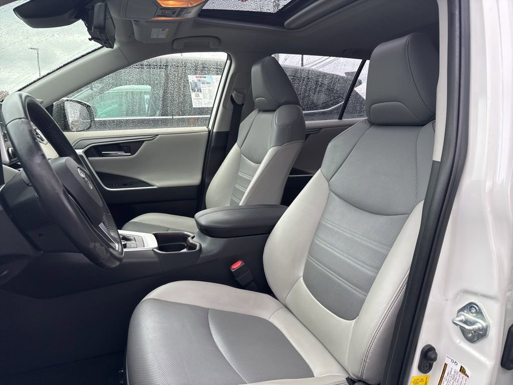 Thumbnail: 2019 Toyota RAV4 - 20