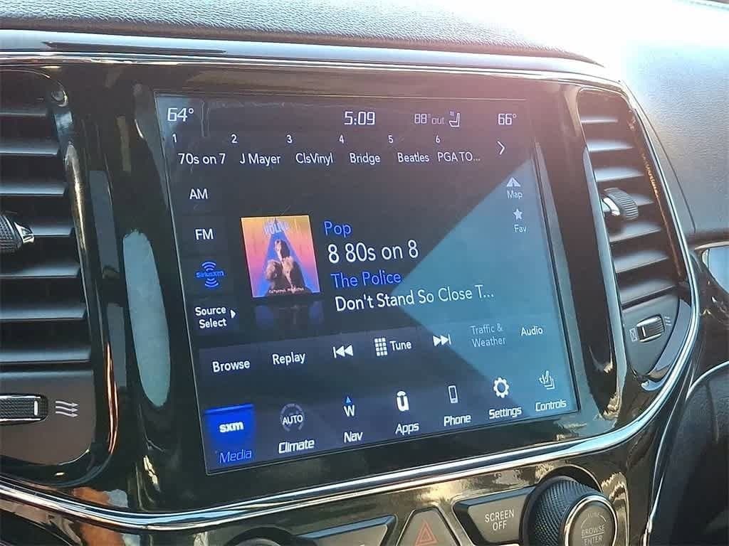 Thumbnail: 2019 Jeep Grand Cherokee - 28