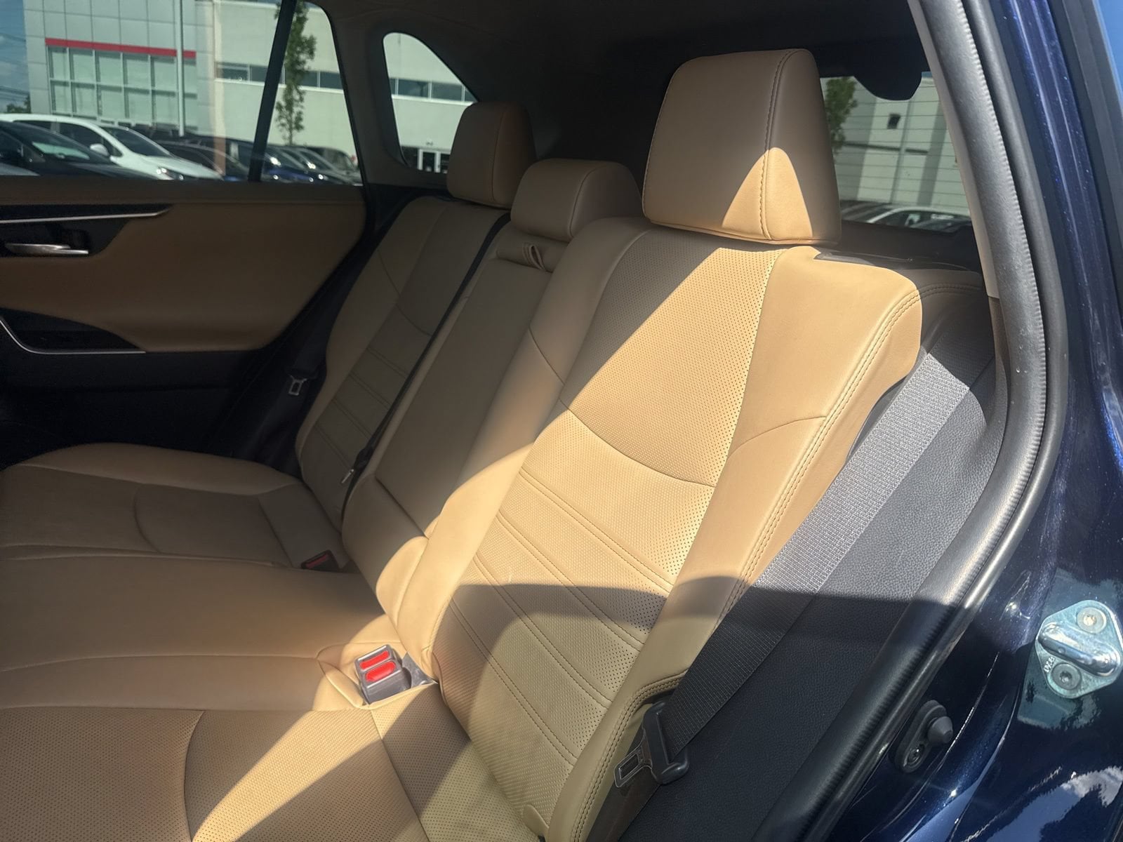 Thumbnail: 2020 Toyota RAV4 - 21