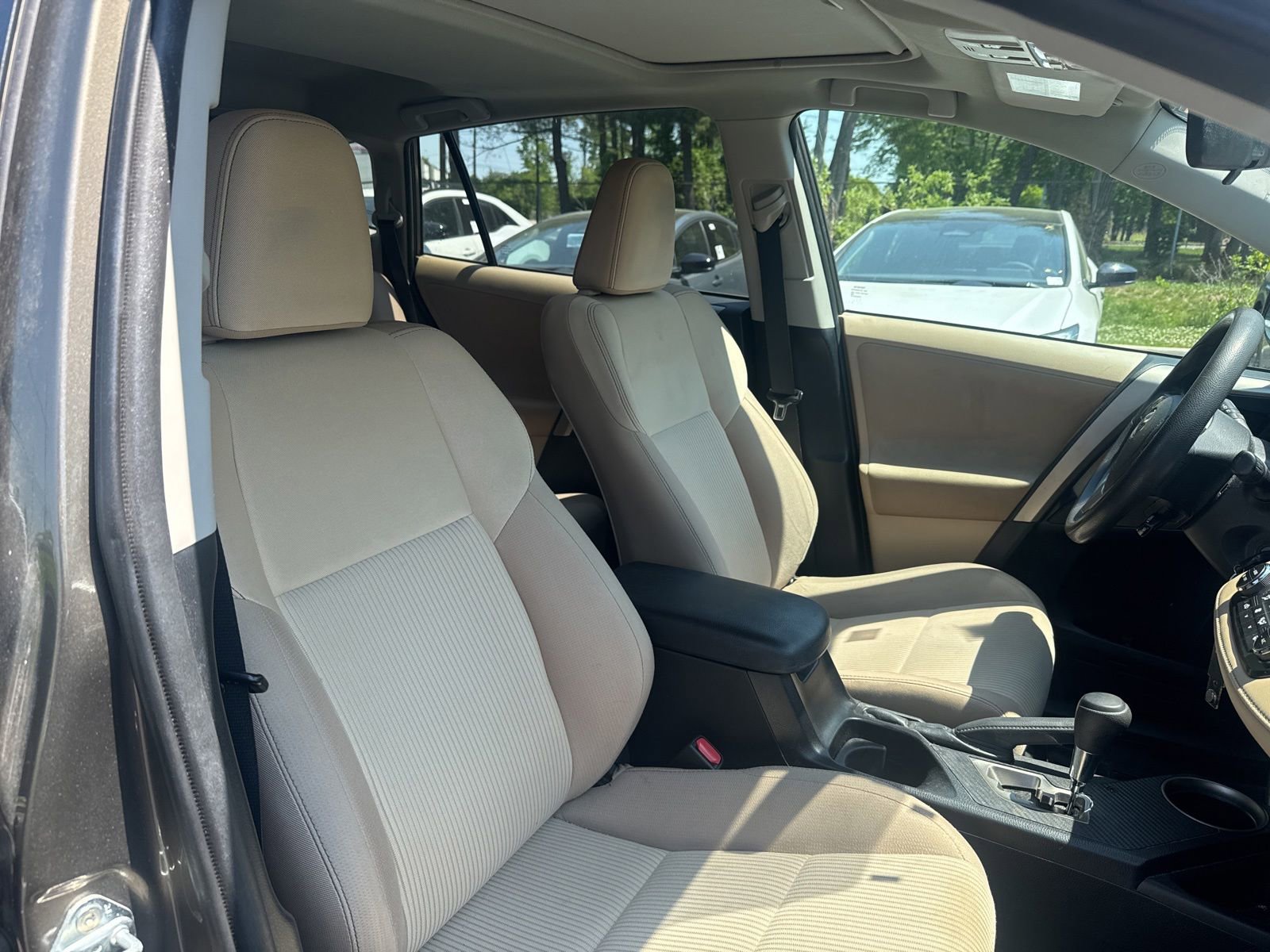 Thumbnail: 2013 Toyota RAV4 - 21