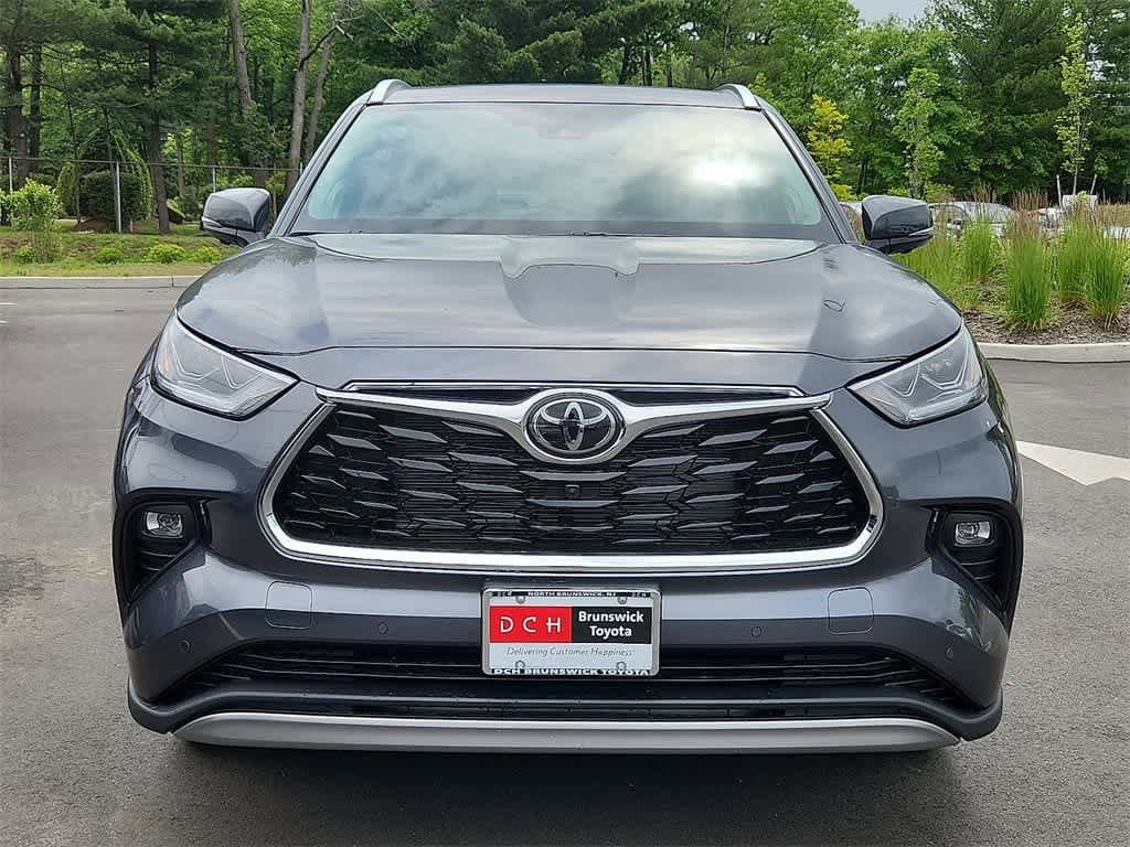 2025 Toyota Highlander Platinum 2