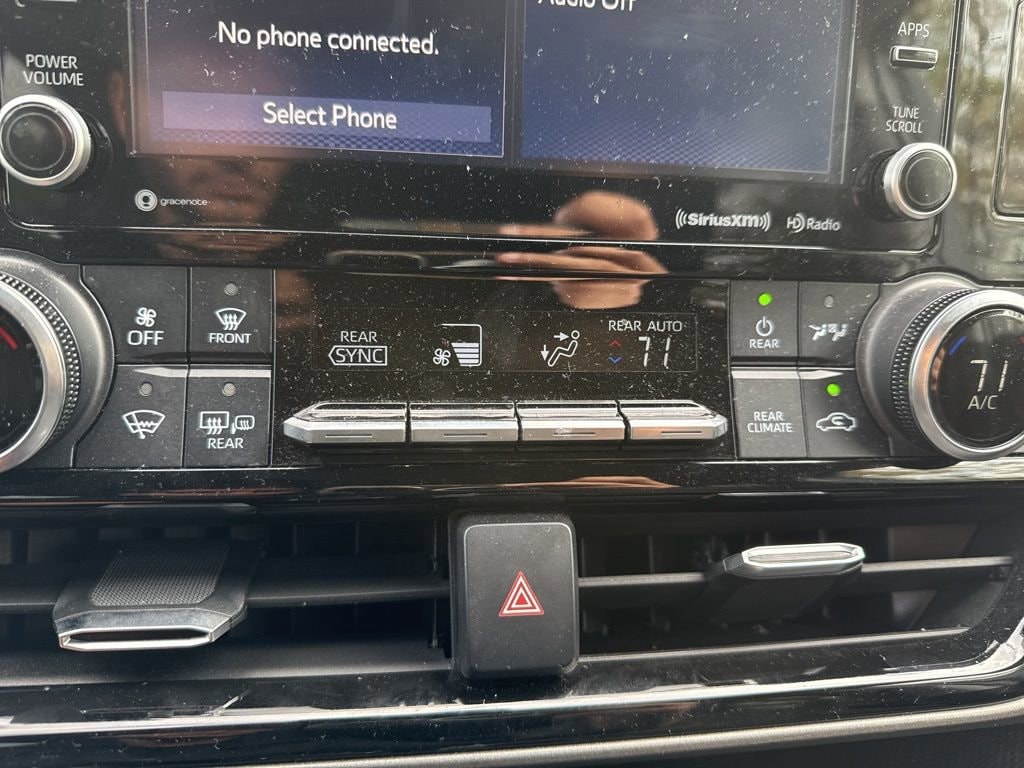 Thumbnail: 2022 Toyota Highlander - 29