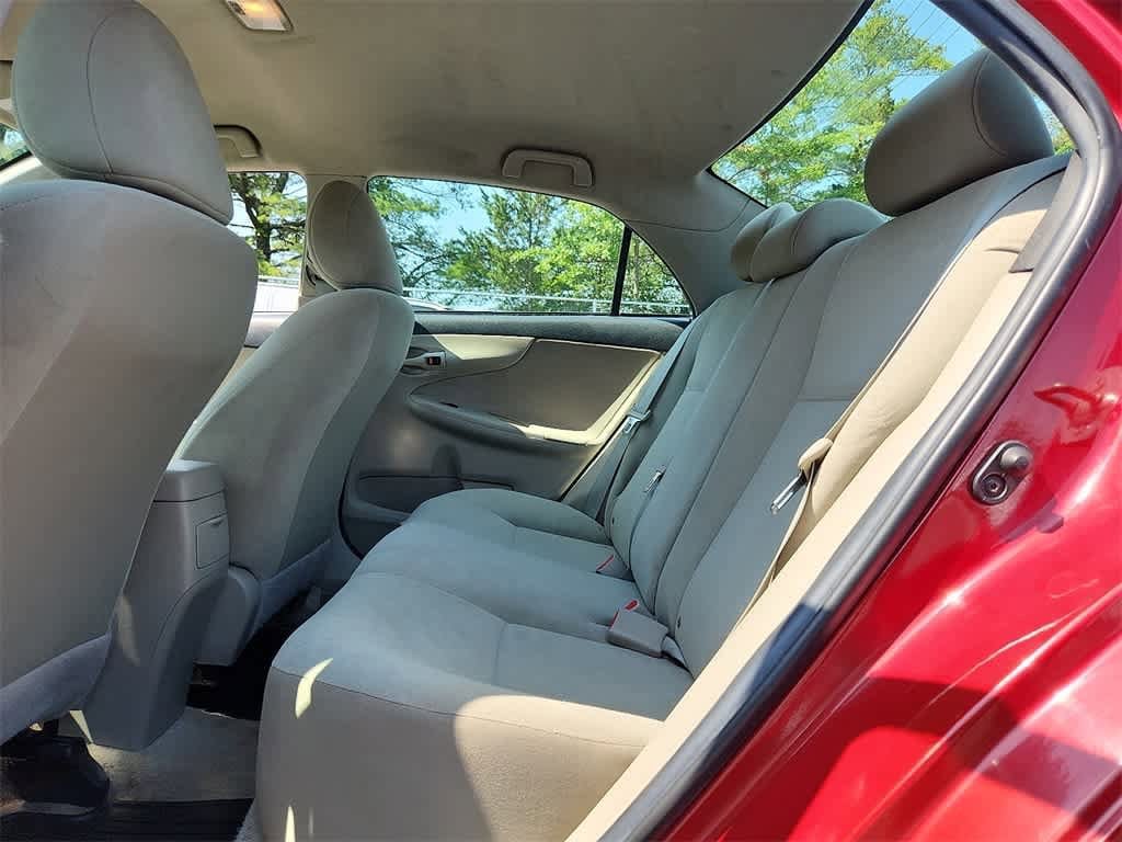 Thumbnail: 2013 Toyota Corolla - 15