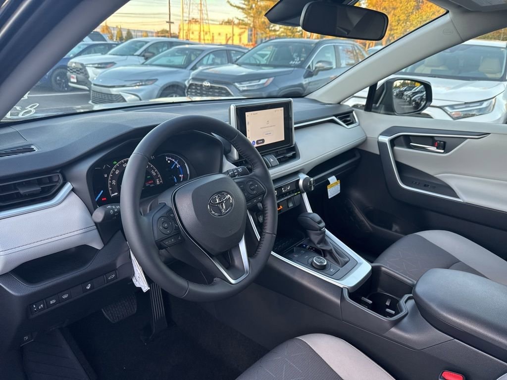 Thumbnail: 2025 Toyota RAV4 - 10