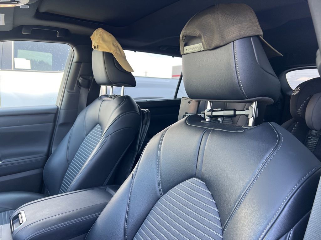 Thumbnail: 2023 Toyota Highlander - 15