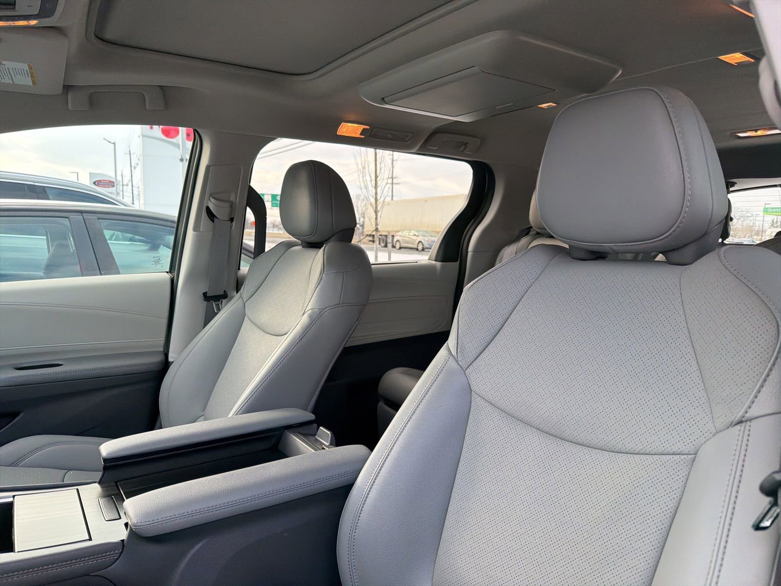 Thumbnail: 2024 Toyota Sienna - 6