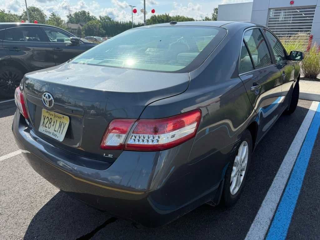 Thumbnail: 2011 Toyota Camry - 3