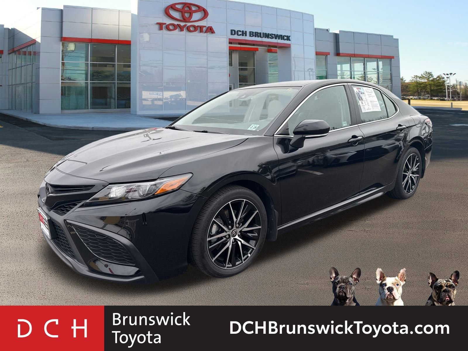 2024 Toyota Camry SE's photo