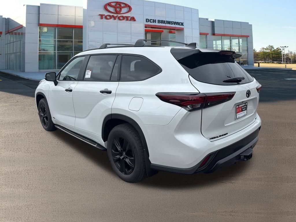 Thumbnail: 2025 Toyota Highlander - 7