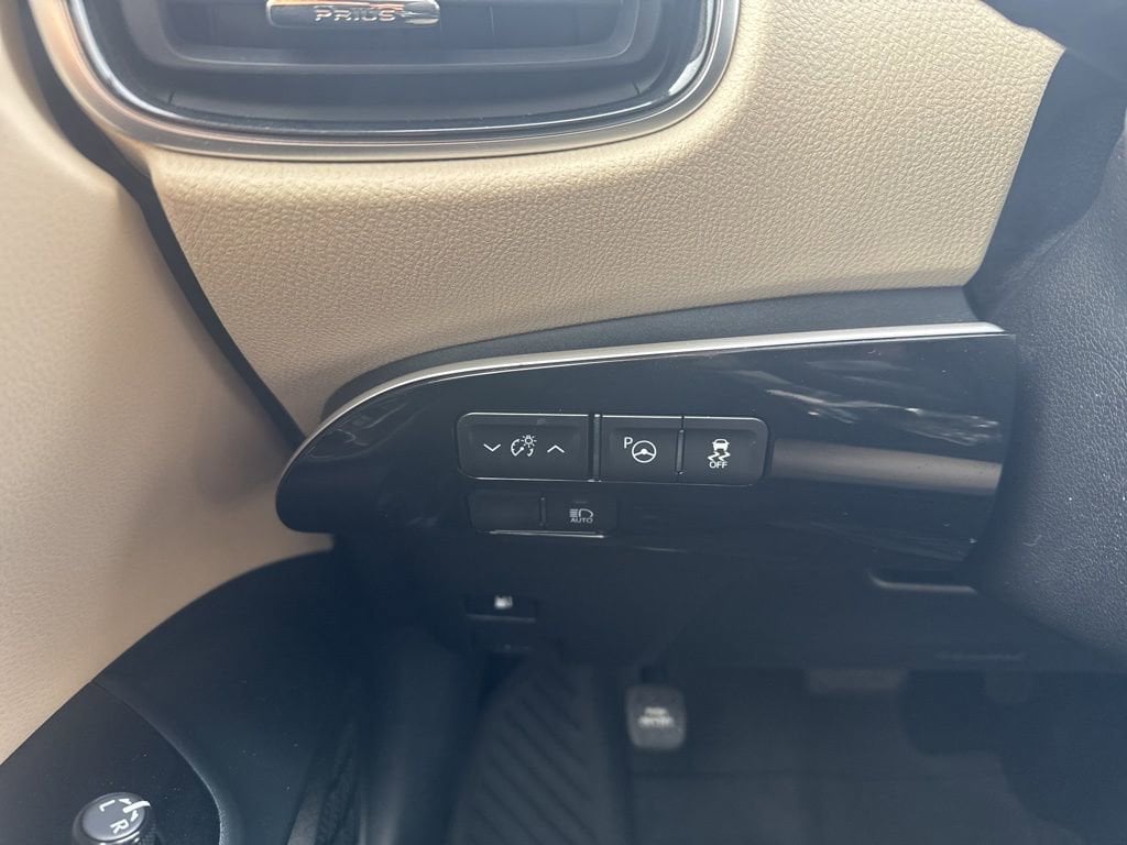 Thumbnail: 2022 Toyota Prius - 31