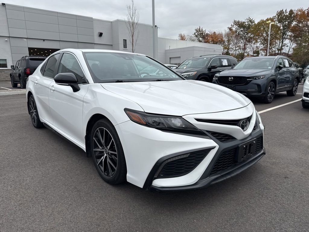 Used 2022 Toyota Camry SE Sedan