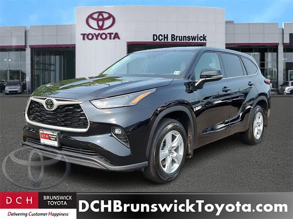 2022 Toyota Highlander LE -
                  North Brunswick Township, NJ