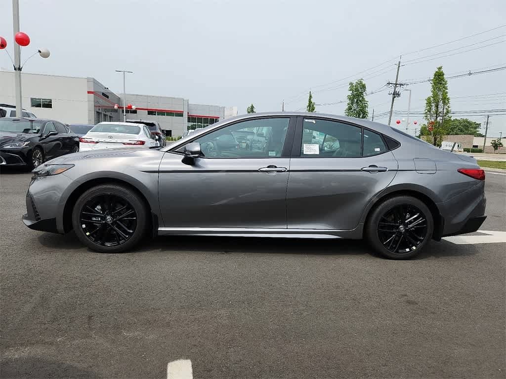 2025 Toyota Camry SE 7