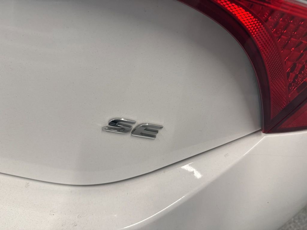 Thumbnail: 2018 Toyota Corolla - 16