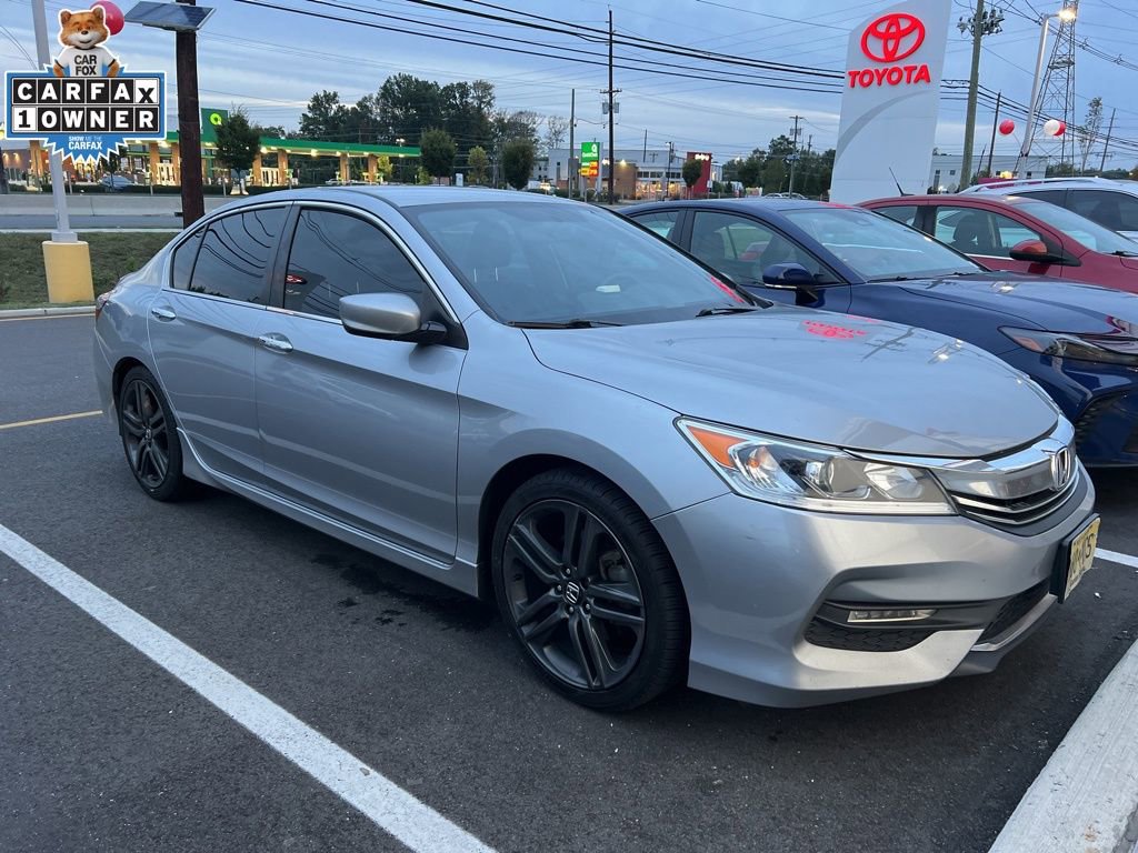 2017 Honda Accord Sport photo 2