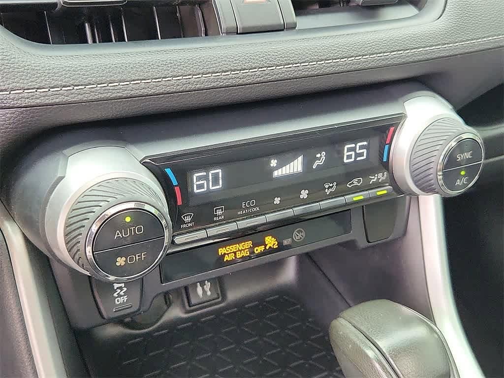 Thumbnail: 2019 Toyota RAV4 - 20