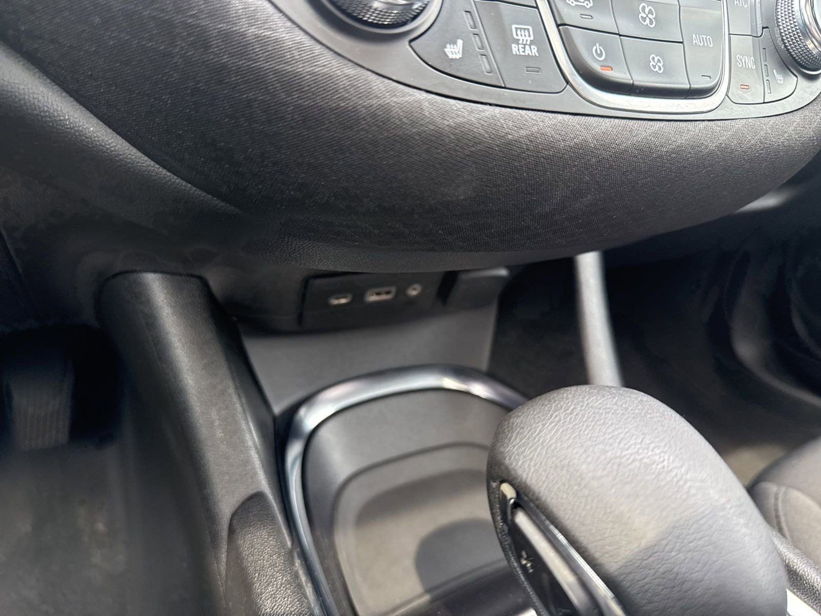 Thumbnail: 2023 Chevrolet Malibu - 30