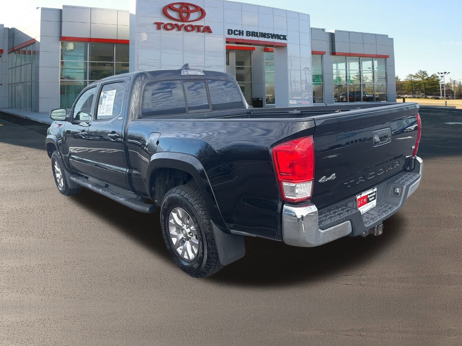 Thumbnail: 2017 Toyota Tacoma - 33