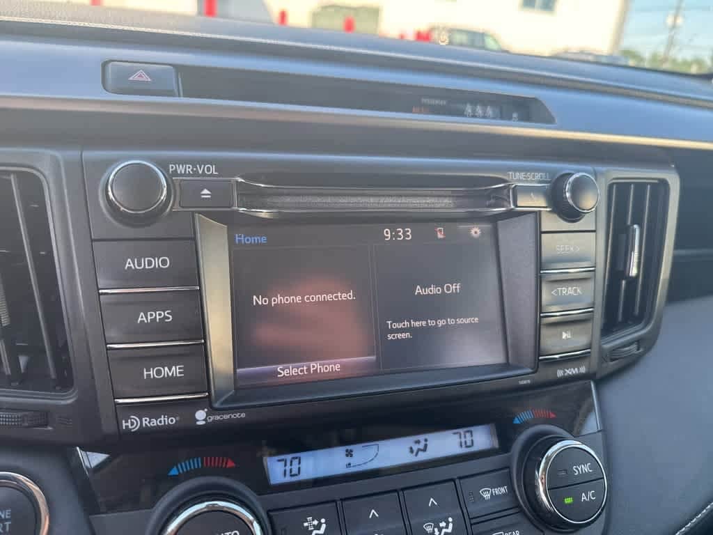 Thumbnail: 2018 Toyota RAV4 - 16
