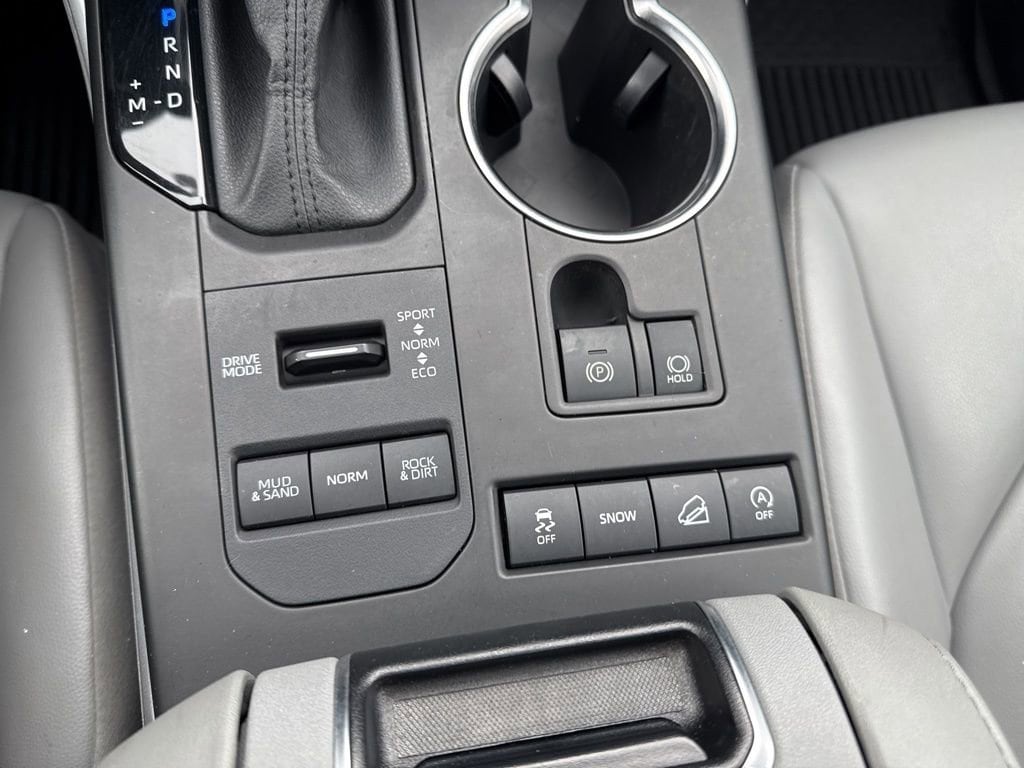 Thumbnail: 2022 Toyota Highlander - 30