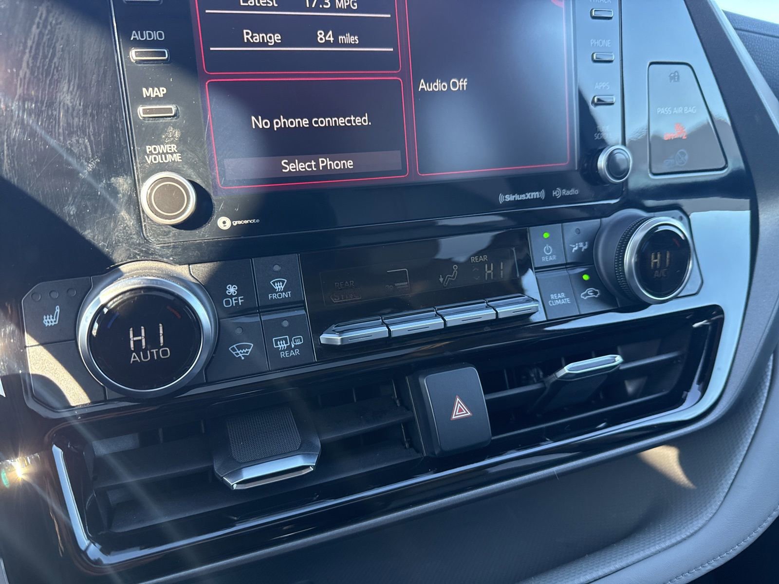 Thumbnail: 2022 Toyota Highlander - 27