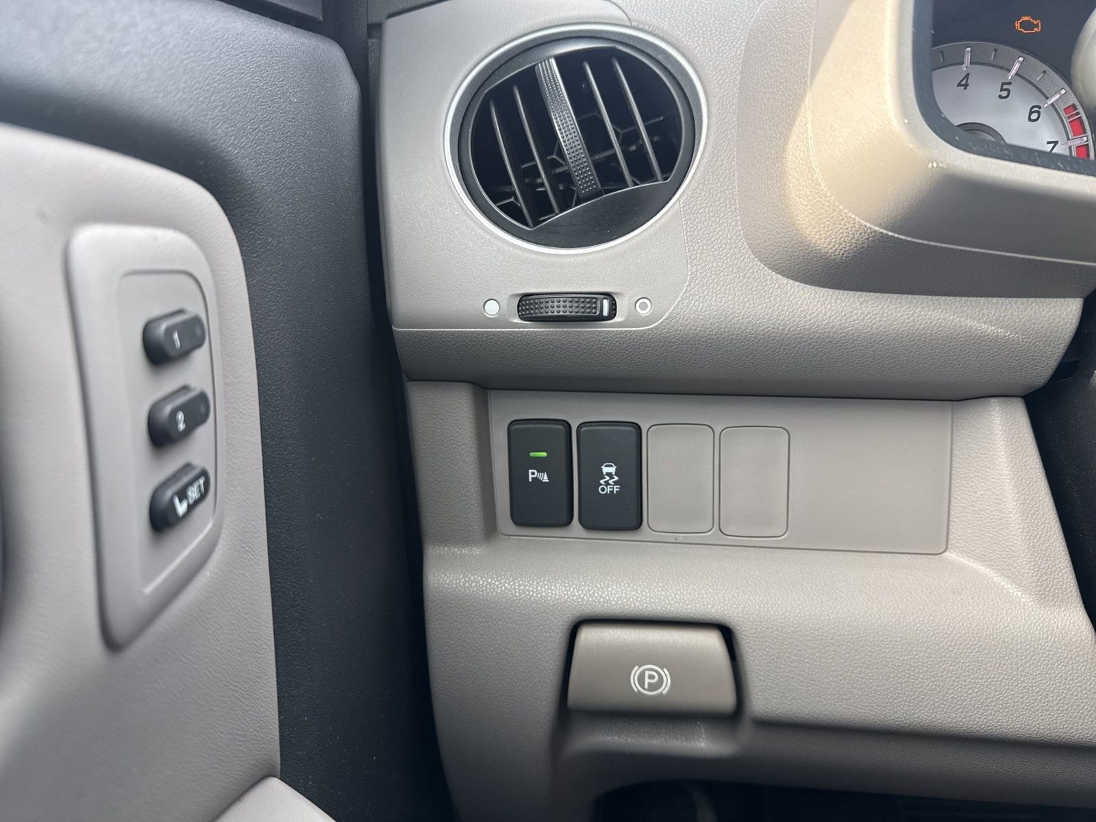 Thumbnail: 2012 Honda Pilot - 33