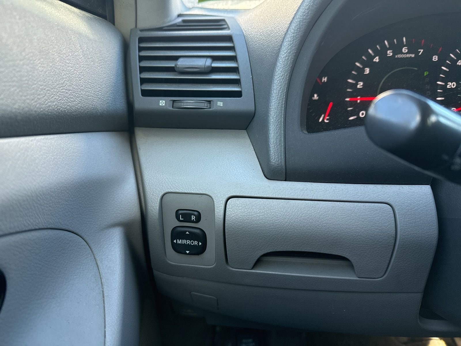 Thumbnail: 2008 Toyota Camry - 28