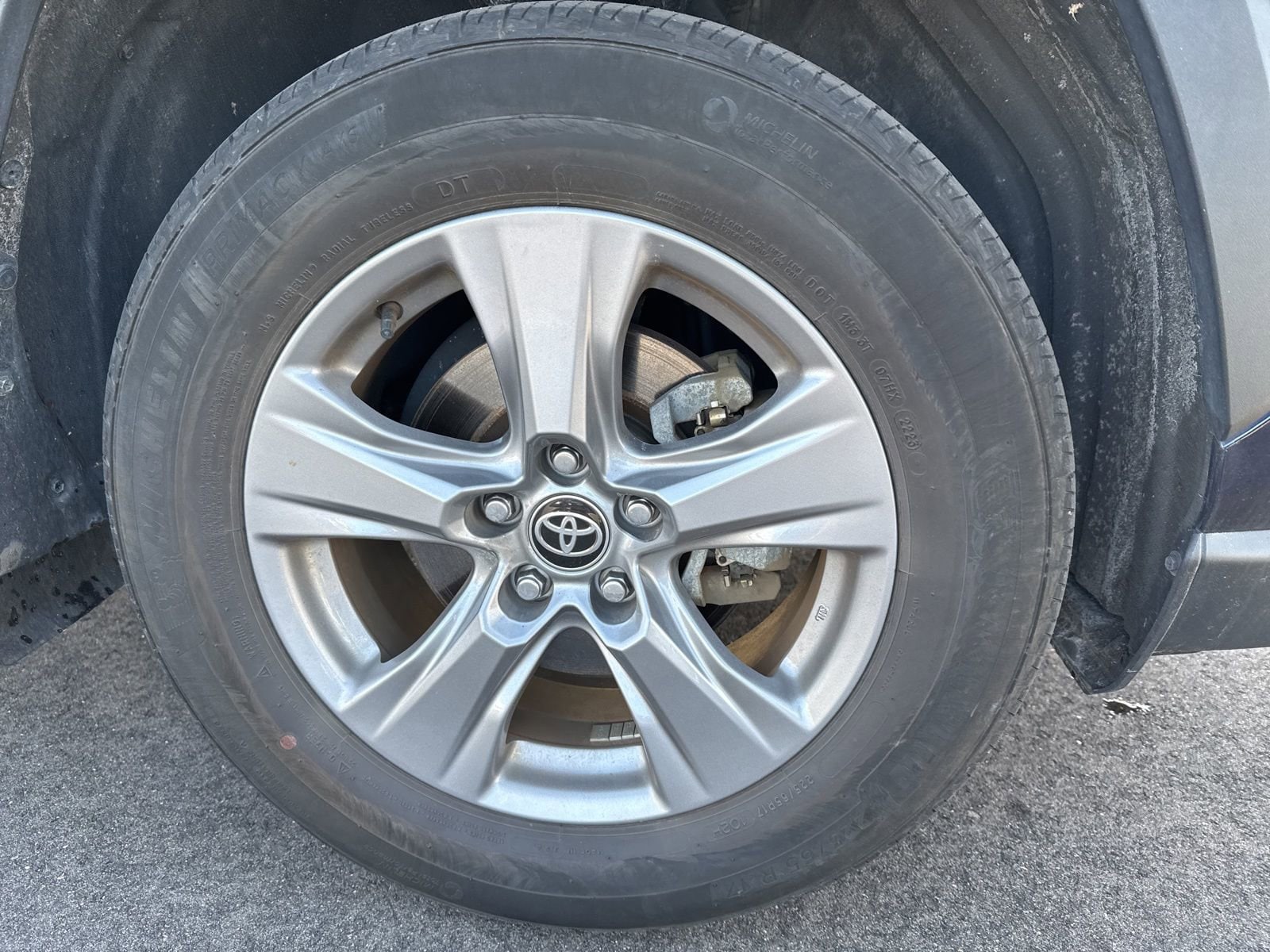 Thumbnail: 2023 Toyota RAV4 - 16