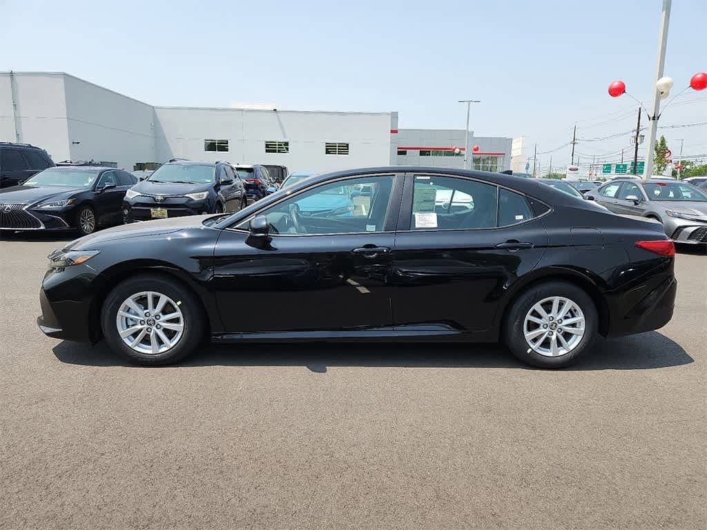 2025 Toyota Camry LE 7