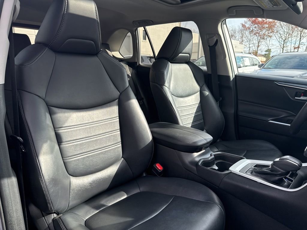 Thumbnail: 2020 Toyota RAV4 - 22