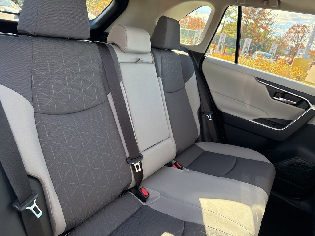 Thumbnail: 2025 Toyota RAV4 - 16