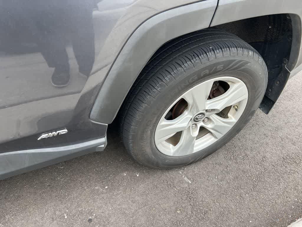Thumbnail: 2019 Toyota RAV4 - 19