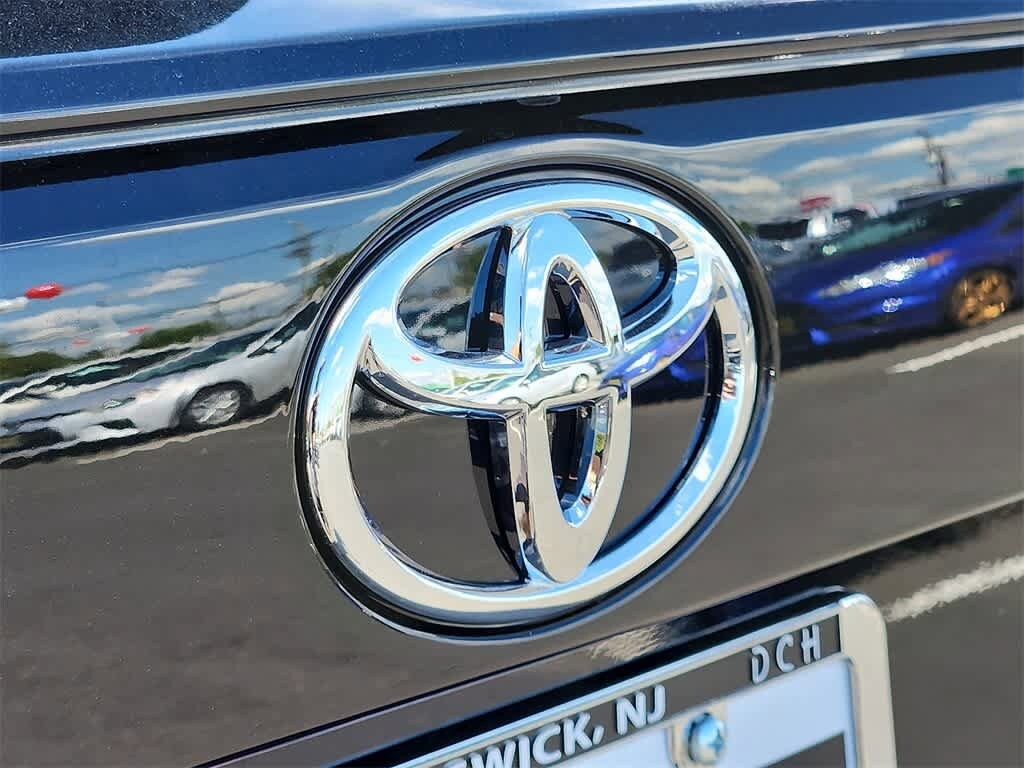 Thumbnail: 2025 Toyota RAV4 - 17