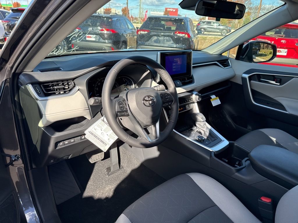 Thumbnail: 2025 Toyota RAV4 - 10