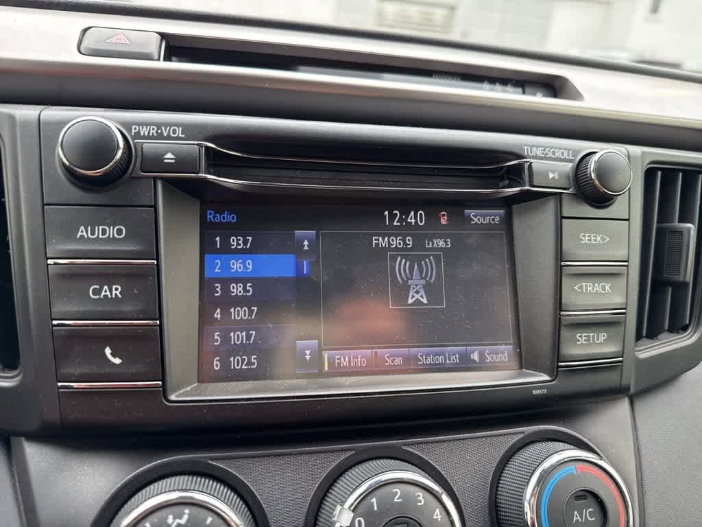 Thumbnail: 2018 Toyota RAV4 - 23