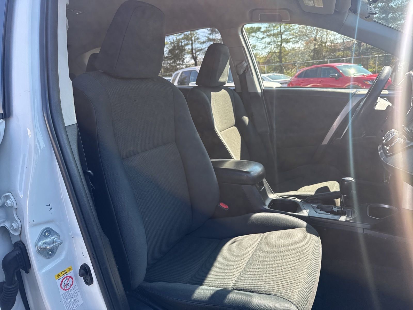 Thumbnail: 2016 Toyota RAV4 - 21