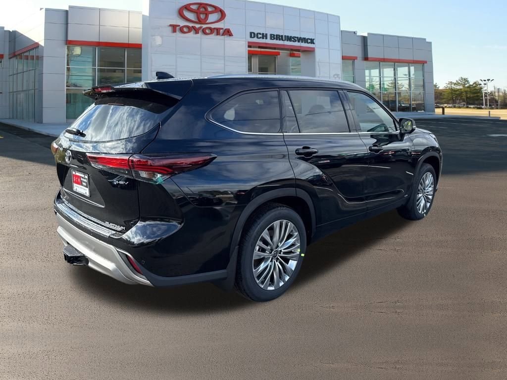 Thumbnail: 2025 Toyota Highlander - 4