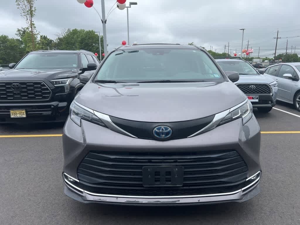 2021 Toyota Sienna XLE 5