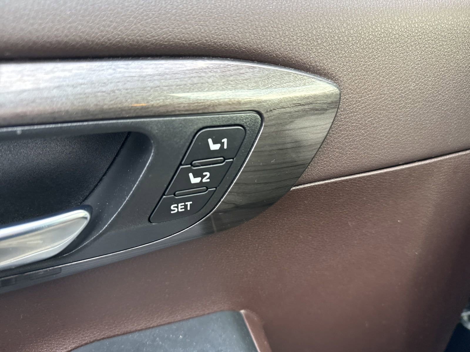 Thumbnail: 2022 Toyota Highlander - 20