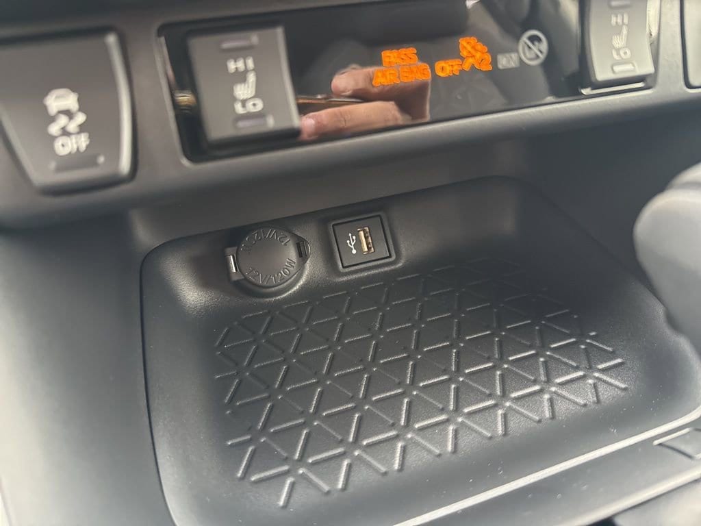 Thumbnail: 2025 Toyota RAV4 - 22