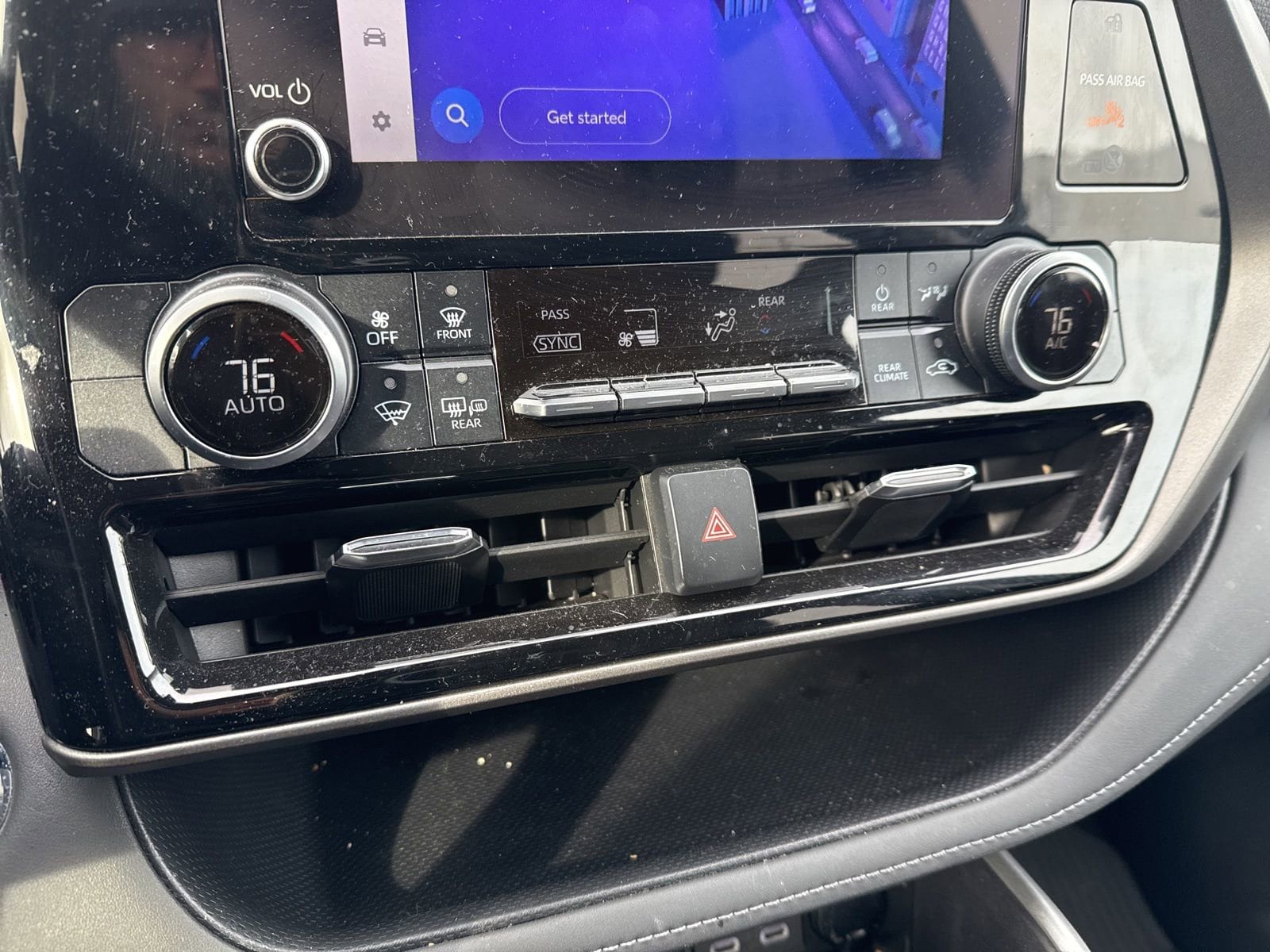 Thumbnail: 2023 Toyota Highlander - 30